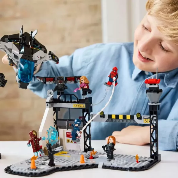 Конструктор LEGO Super Heroes Перший месник: Протистояння Пригодницька битва (76314)