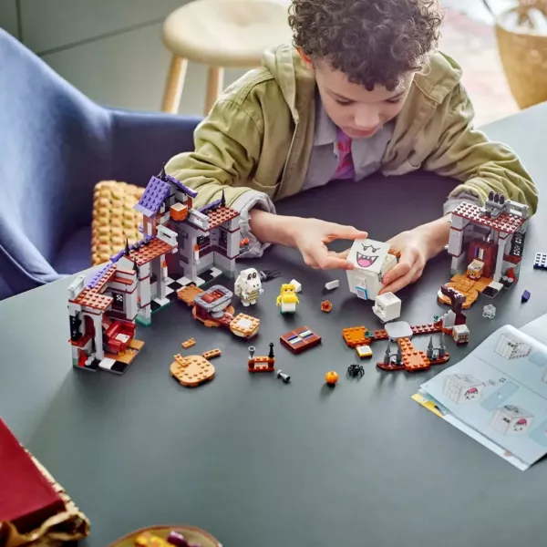 Конструктор LEGO Super Mario Садиба з привидами Бу-короля (71436)